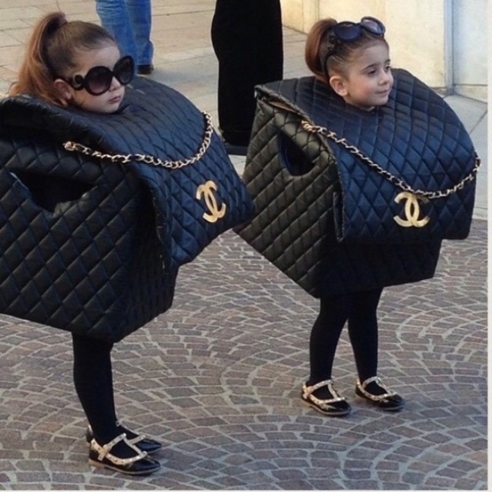 Too CUTE Chanel Lovers😍😍